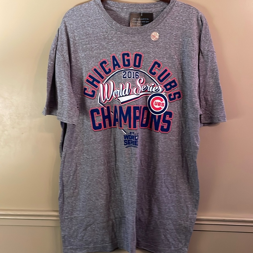 Men’s Cubs T-shirt. Size 2XL. Has tags on it. Never worn